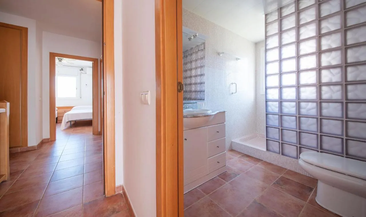 R142 Manila Resort Central Calafell Spain