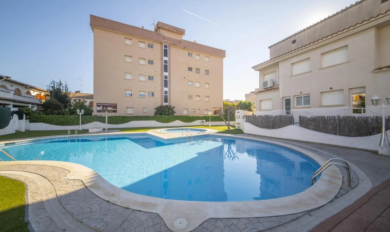 R142 Manila Resort Central Calafell Spain